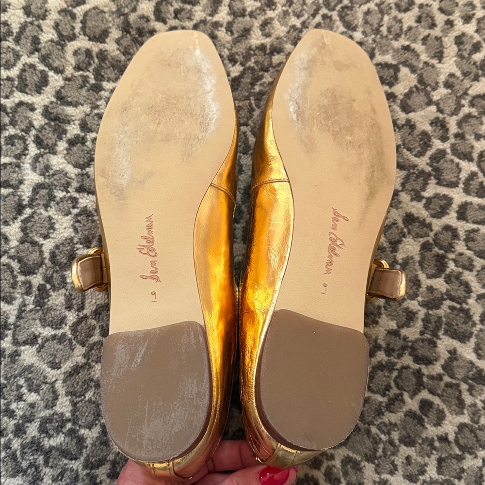 Sam Edelman Gold MICHAELA MARY JANE FLAT
Medallion Gold Leather womens size 9! - Picture 8 of 15